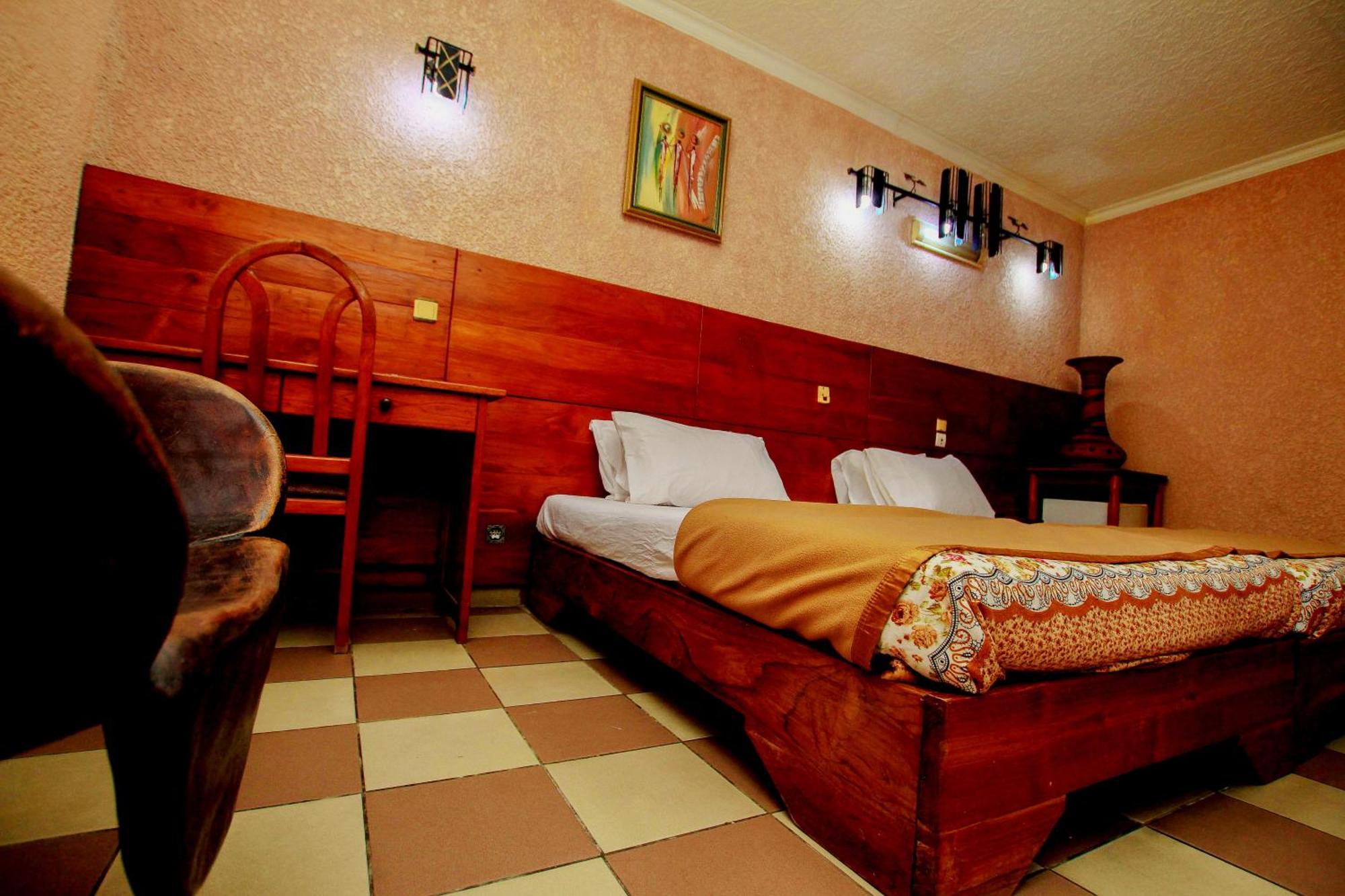 Hotel Le Prince โกโตนู ภายนอก รูปภาพ