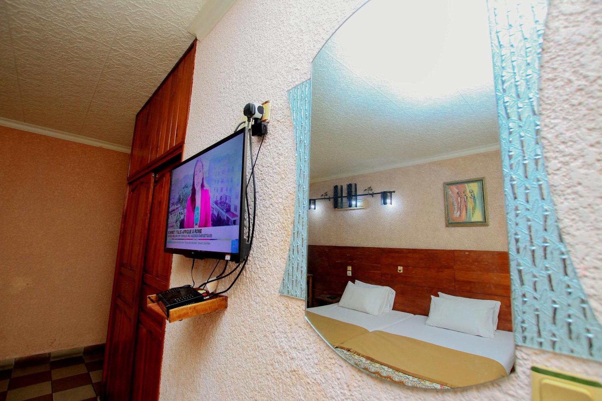 Hotel Le Prince โกโตนู ภายนอก รูปภาพ
