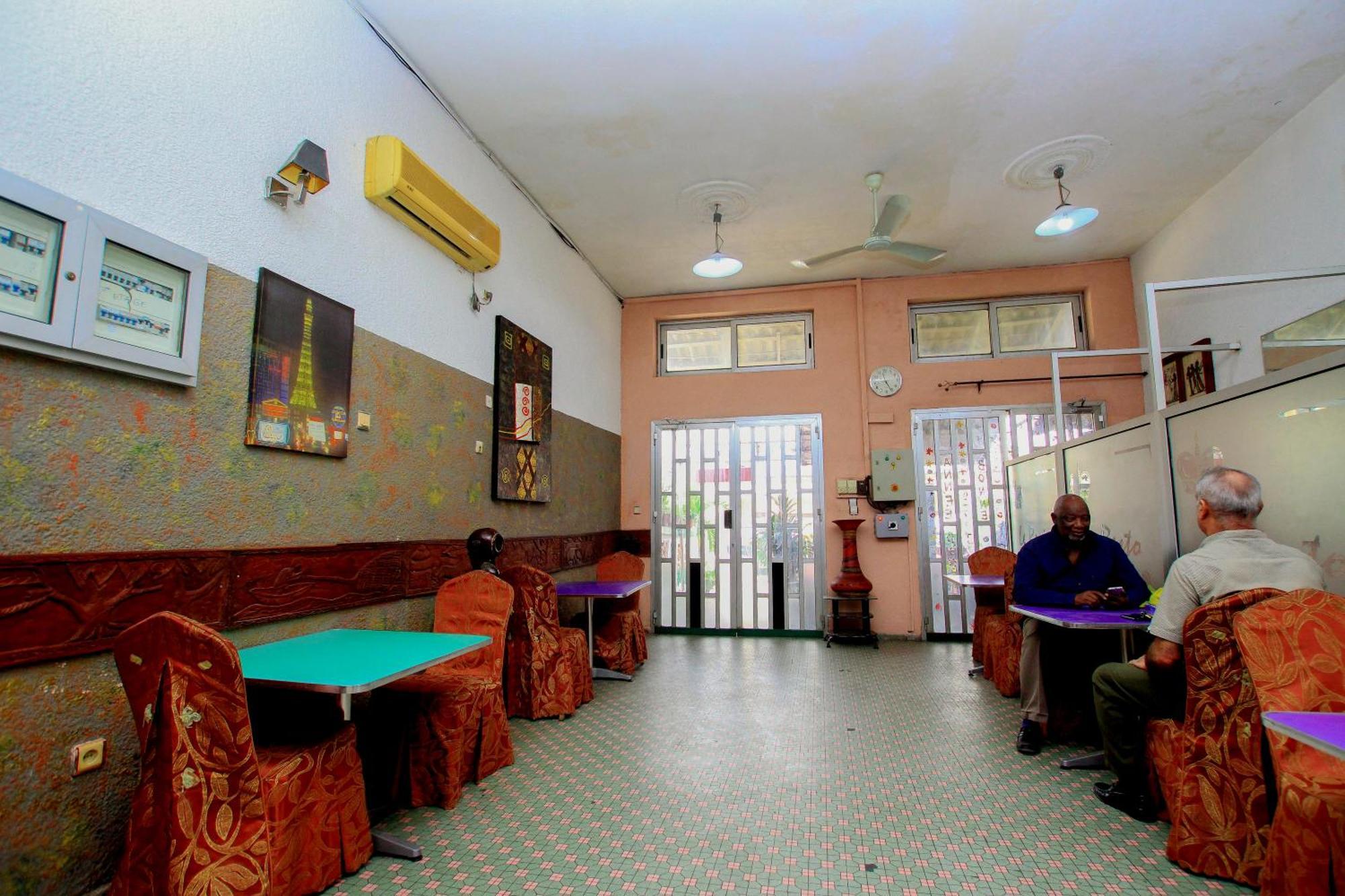 Hotel Le Prince โกโตนู ภายนอก รูปภาพ