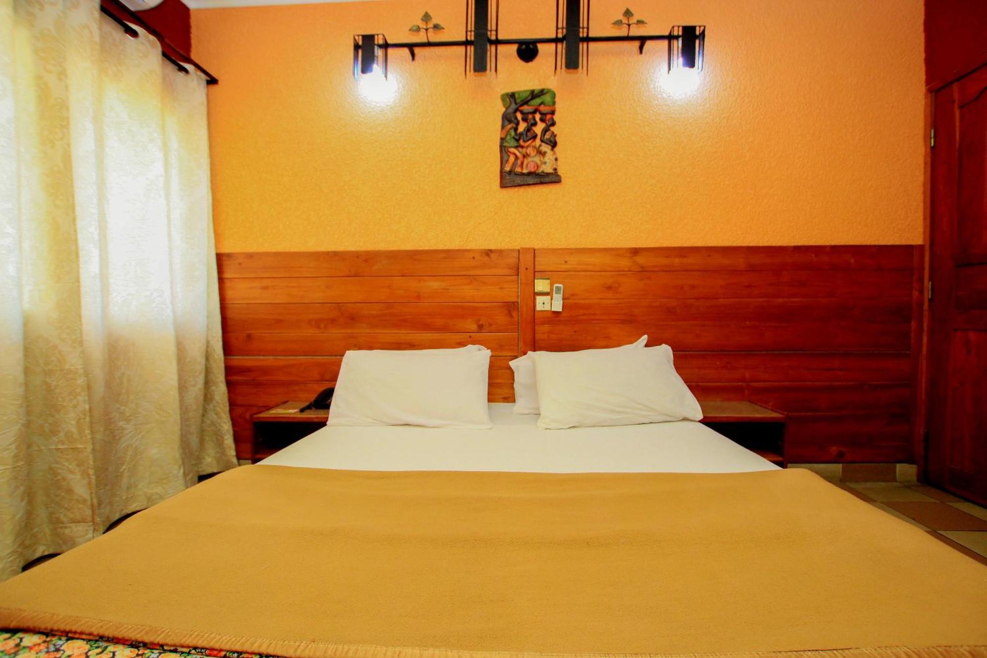 Hotel Le Prince โกโตนู ภายนอก รูปภาพ