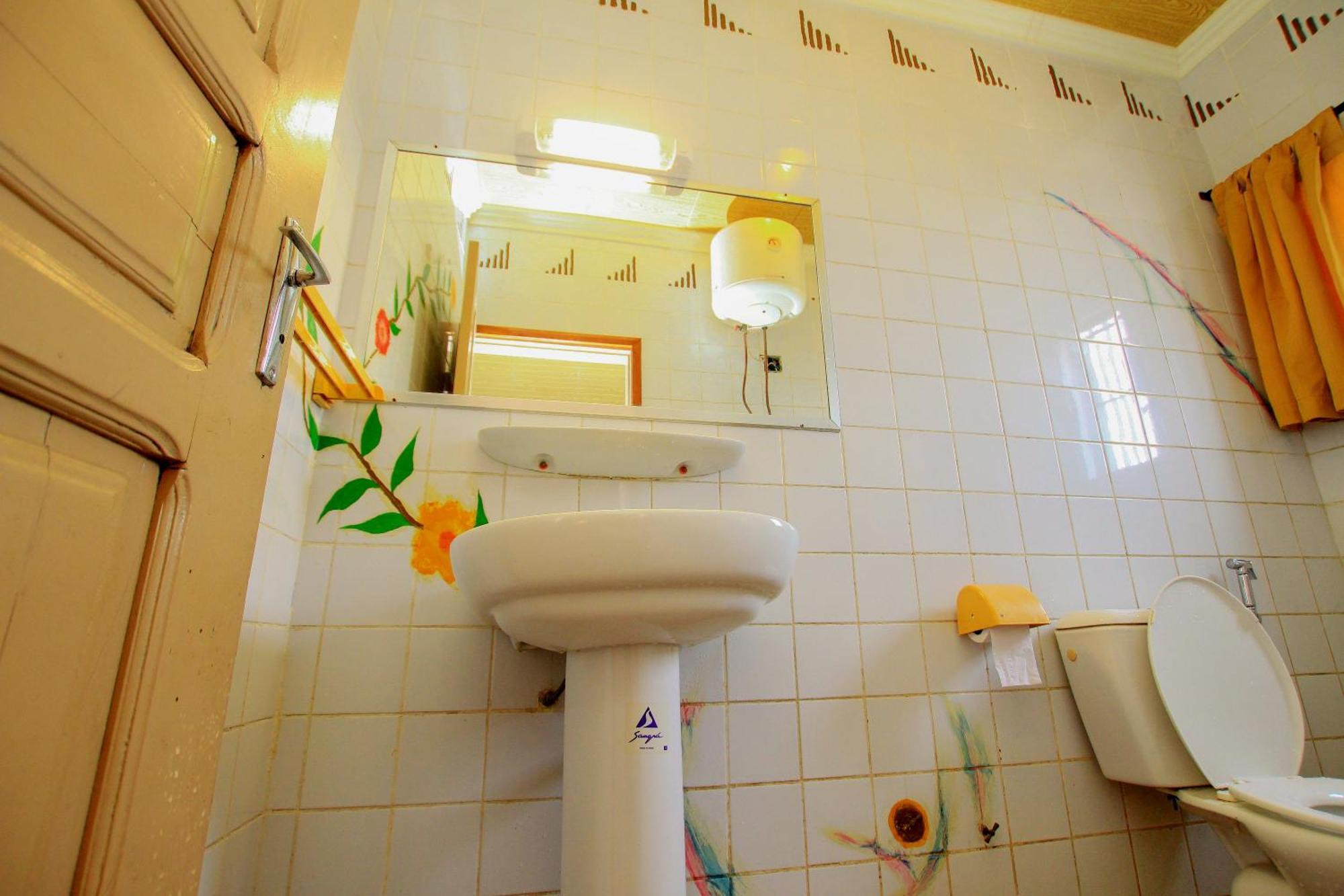 Hotel Le Prince โกโตนู ภายนอก รูปภาพ