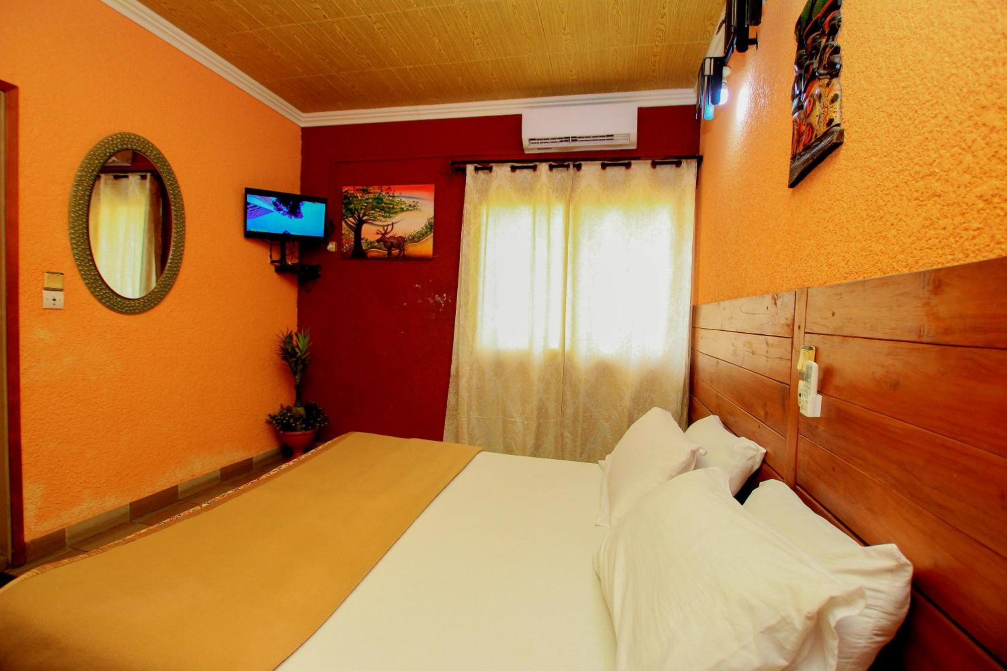 Hotel Le Prince โกโตนู ภายนอก รูปภาพ
