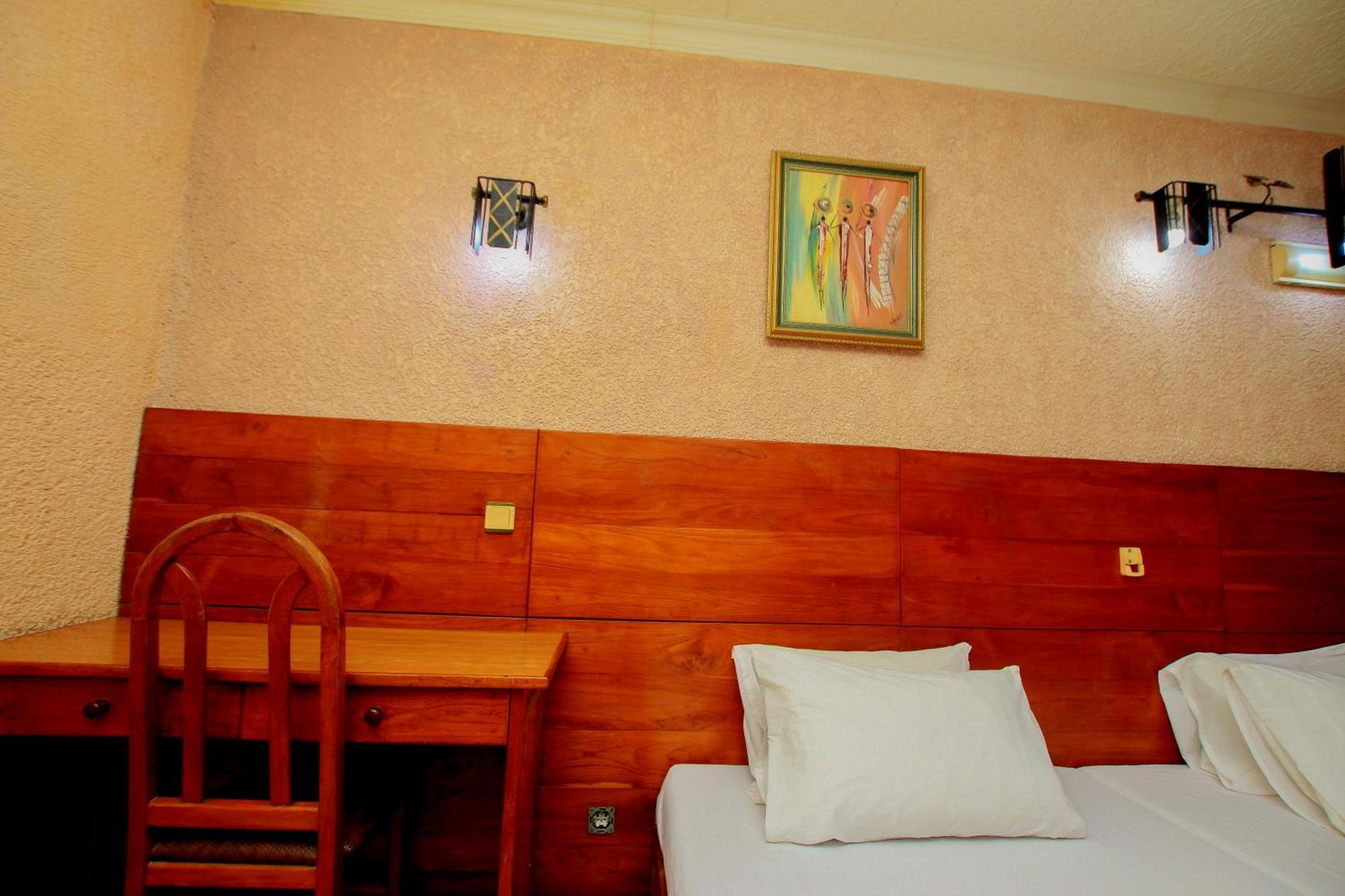 Hotel Le Prince โกโตนู ภายนอก รูปภาพ